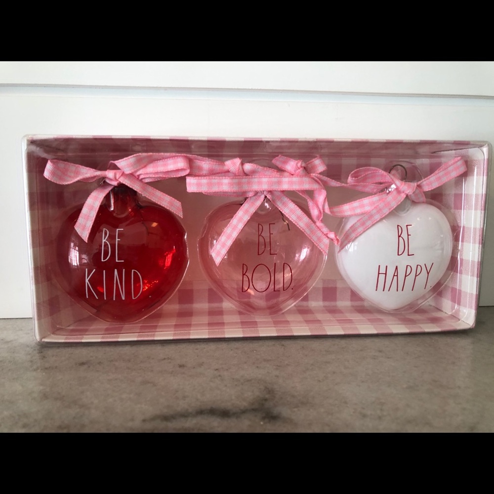 RAE ❤️ DUNN VALENTINES HEART SHAPE ORNAMENTS